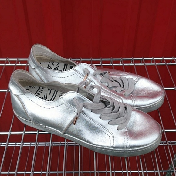 Silver size 9 Solve Vita